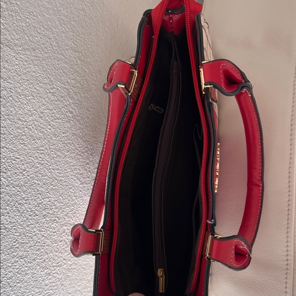 Red and Cream Checkered Satchel - Picture 6 of 12